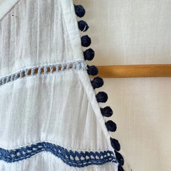 J.Jill White Peasant Blouse Size M 100% Cotton Blue Crochet Detail Boho Beach - Picture 4 of 12